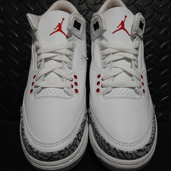 Jordan 3 Retro White Cement Reimagined (GS) DM0967-100 size 7y - Picture 5 of 8